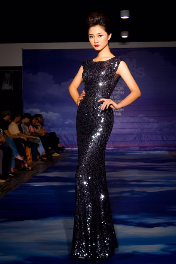 Người mẫu Top Model tất bật trên sàn catwalk ảnh 5